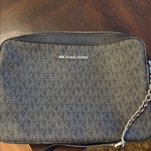 🎉 Black MK Purse